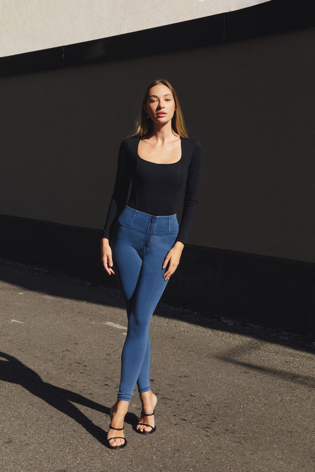 (WRUP2HC002ORG-J4B) Blauwe WR.UP® met Hoge Taille en Zip in Denim Look