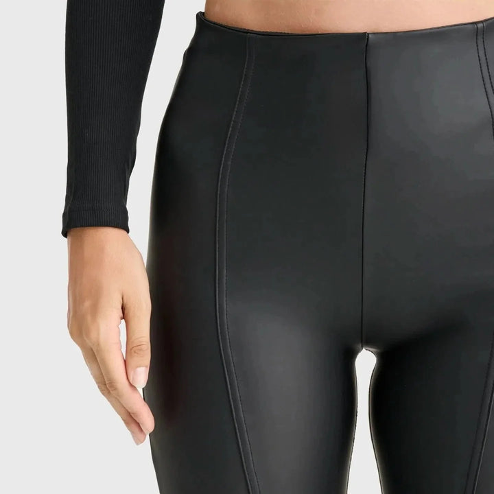 (WRUP29SHS431-N) Flared Leather Look met Zij Ritssluiting ♥
