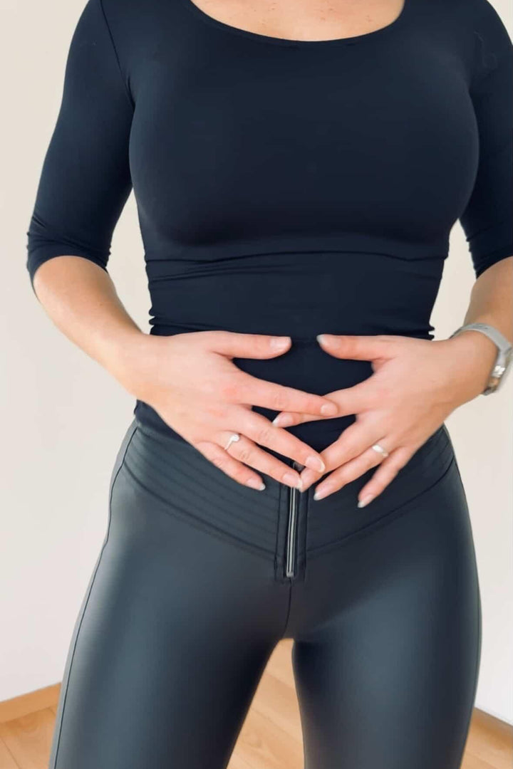 ( WRUP4RMF2512-N) Recycled faux leather Skinny Ankle length Black pant