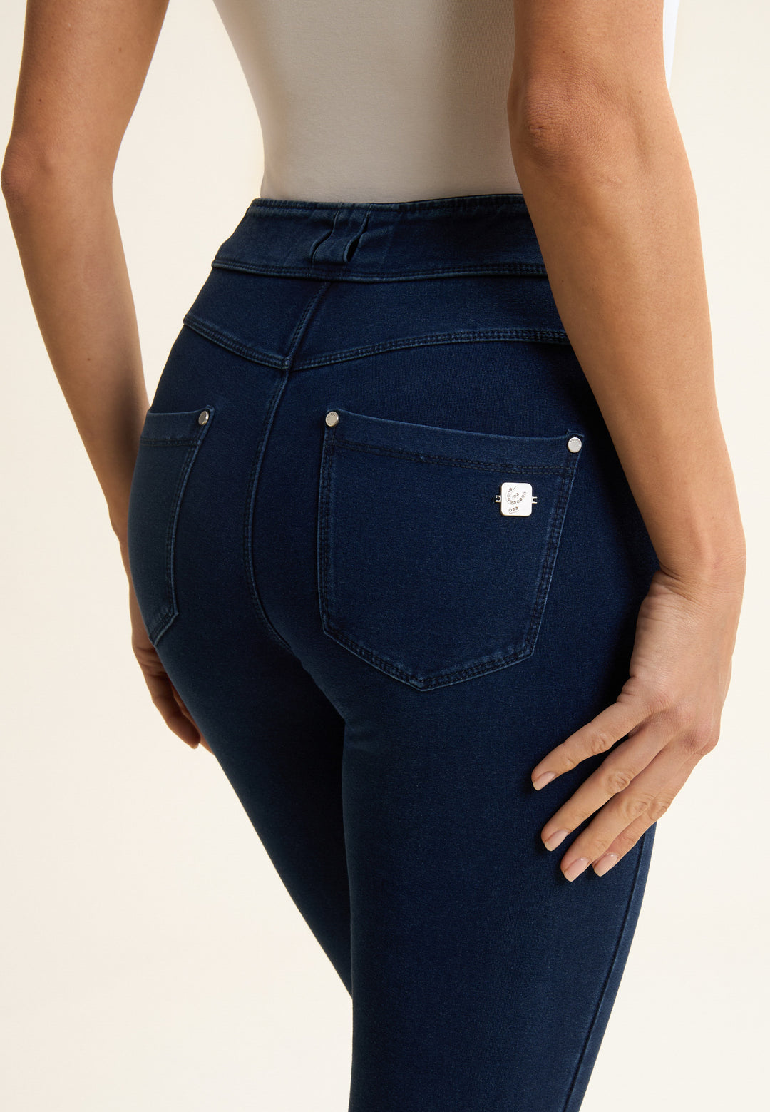 (NOW1MC002ORG-J0B) N.O.W.® Mid Waist Jeans met Knoopsluiting