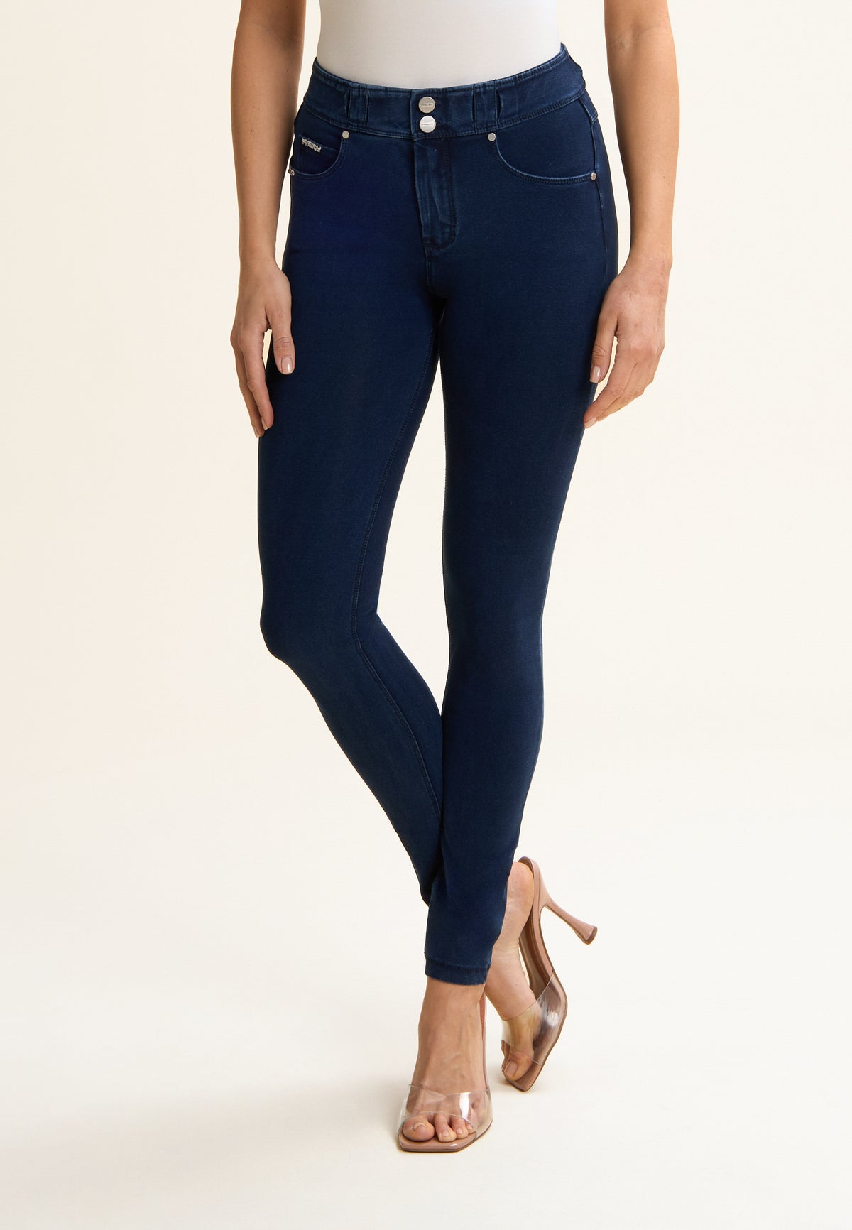 (NOW1MC002ORG-J0B) N.O.W.® Mid Waist Jeans met Knoopsluiting enlarged