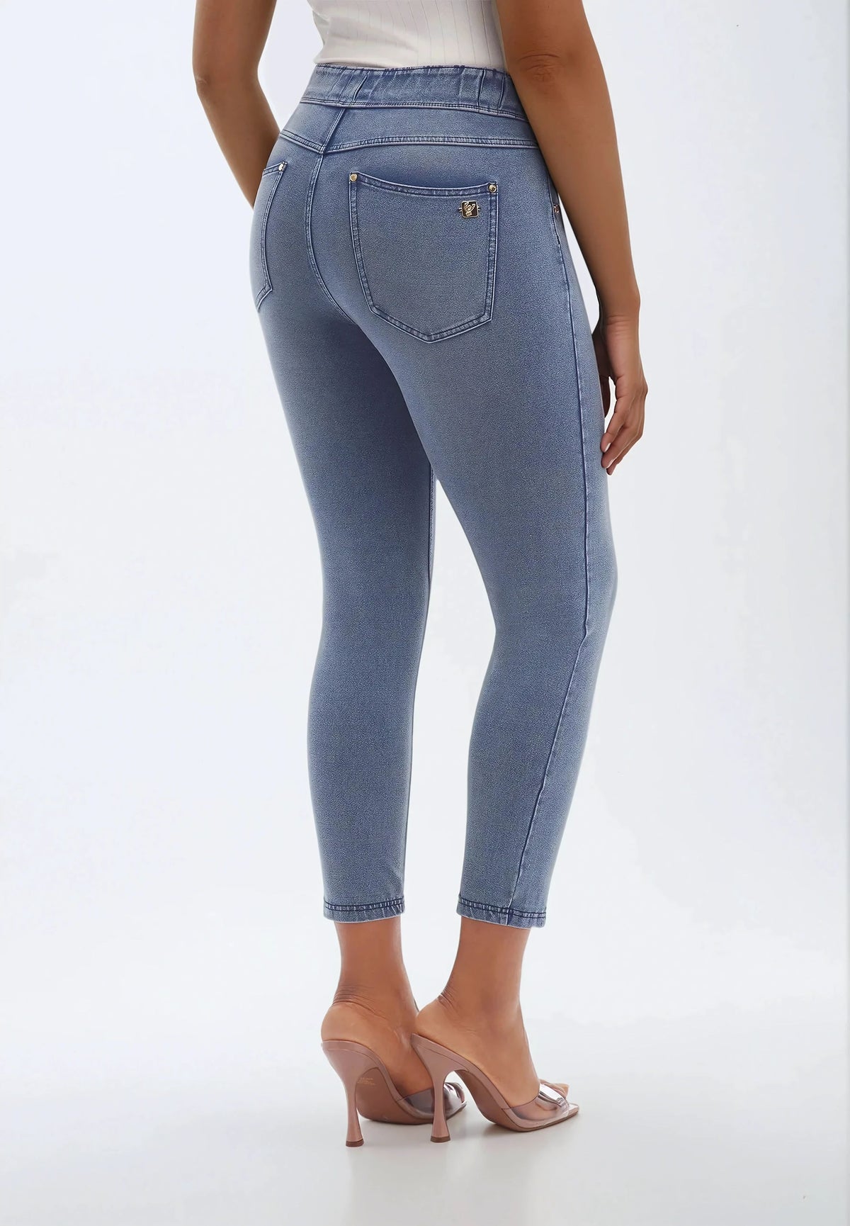 (NOW4HS404ORG-J108B) Jean en denim biologique NOW® longueur cheville avec détails sur les jambes agrandi