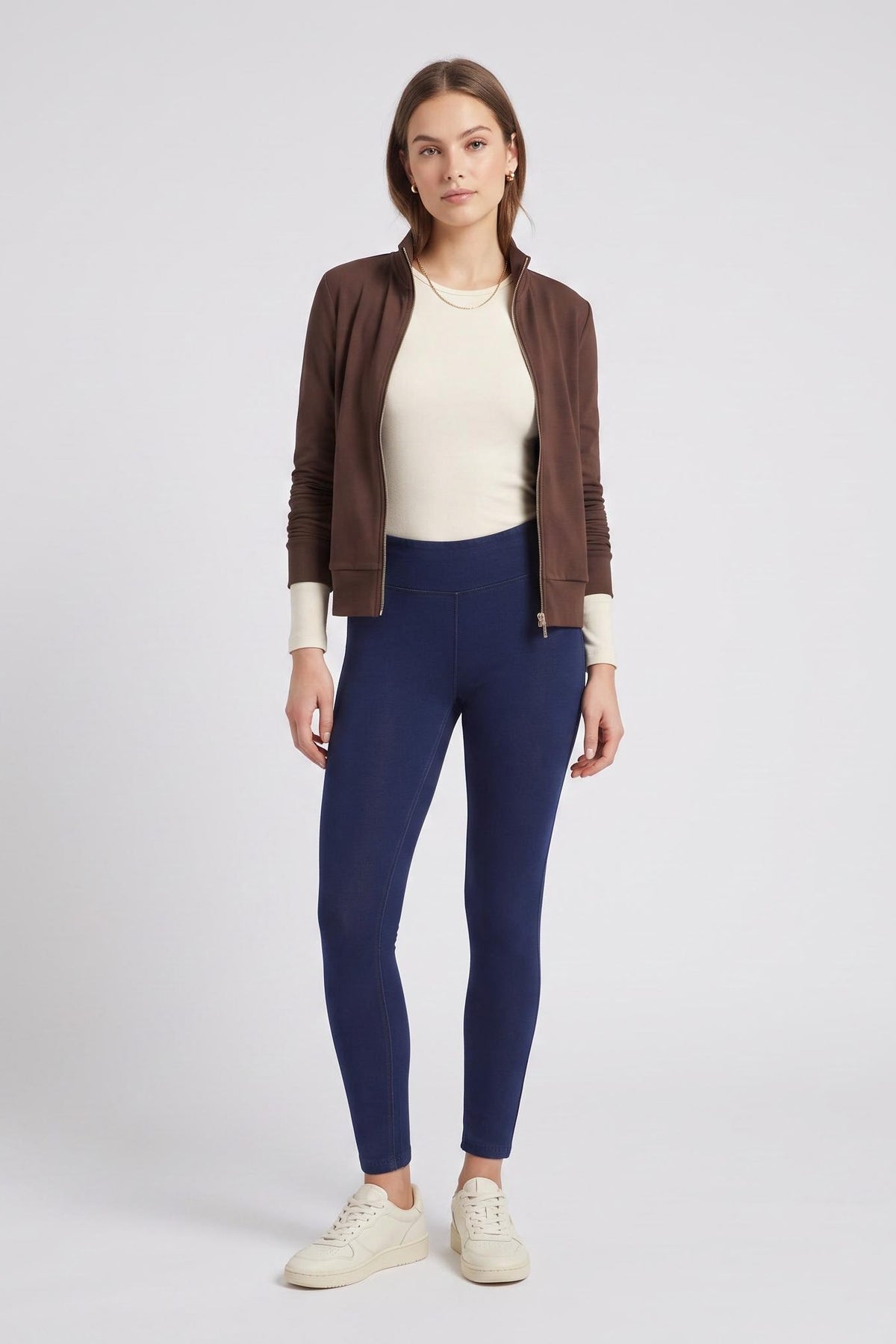 (NOWYL4MC002ORG-J0B) Jean mi-haut NOW® CORE en denim bio agrandi