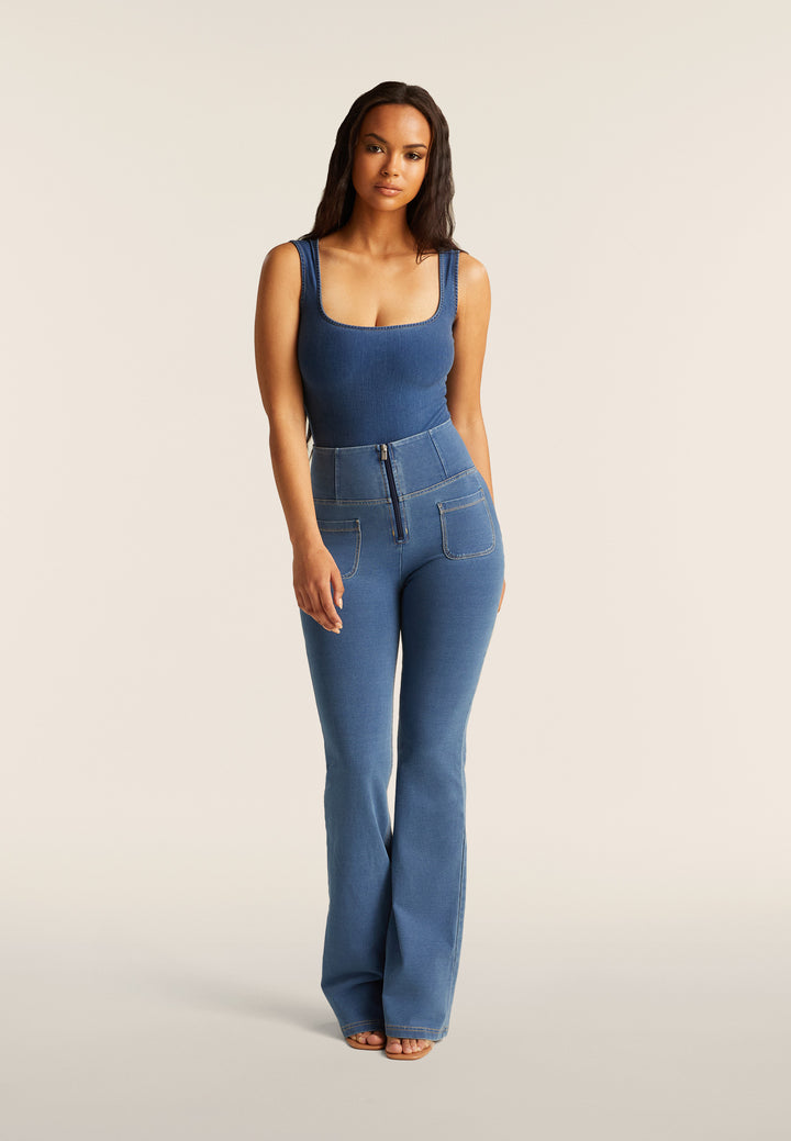 (WRUP11HF250-J4Z)  WR.UP® Flared Jeans met een Hoge Taille en Patch Pockets