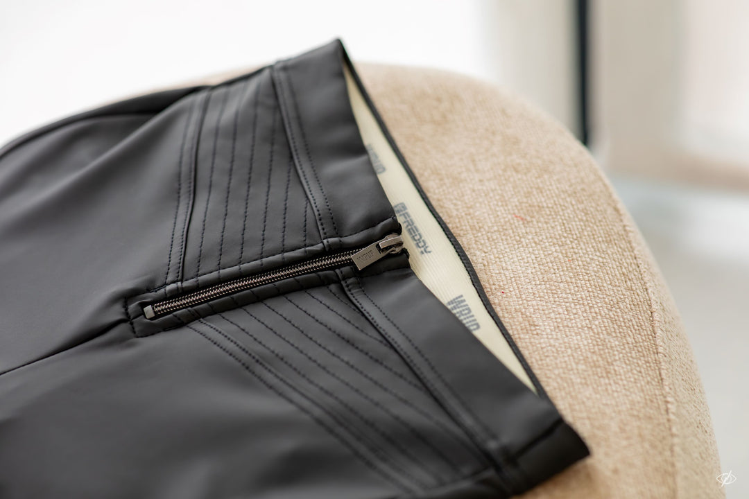 ( WRUP4RMF2512-N) Recycled faux leather Skinny Ankle length Black pant