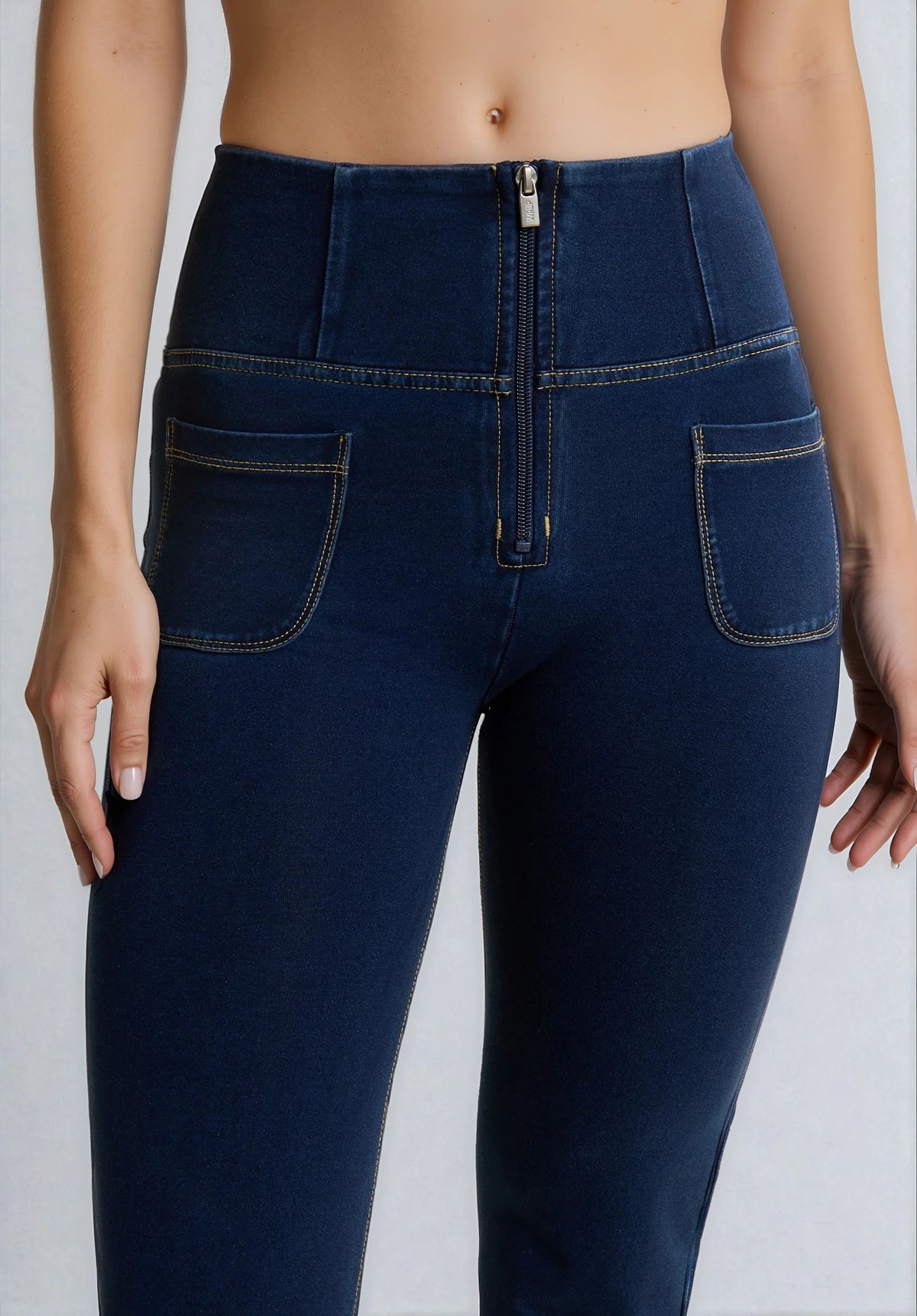 WRUP11HF250-J0Y Blauwe WR.UP® Flared Jeans met een Hoge Taille en Patch Pockets enlarged