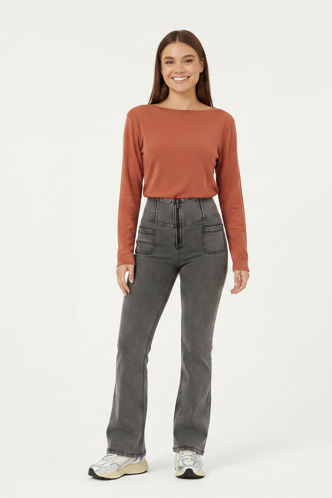 (WRUP11HF250-J3N) WR.UP® Flared Jeans met een Hoge Taille en Patch Pockets