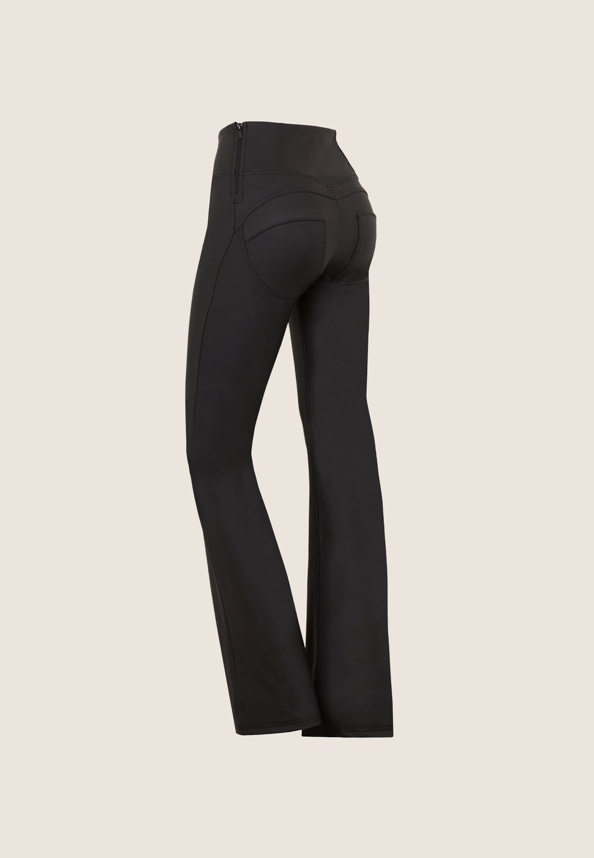 (WRUP11HF2572-N) Pantalon noir évasé en similicuir recyclé agrandi