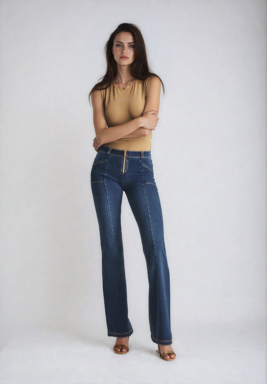 Regular Waist WR.UP® Flared Jeans met Stoere Details en Golden Zip