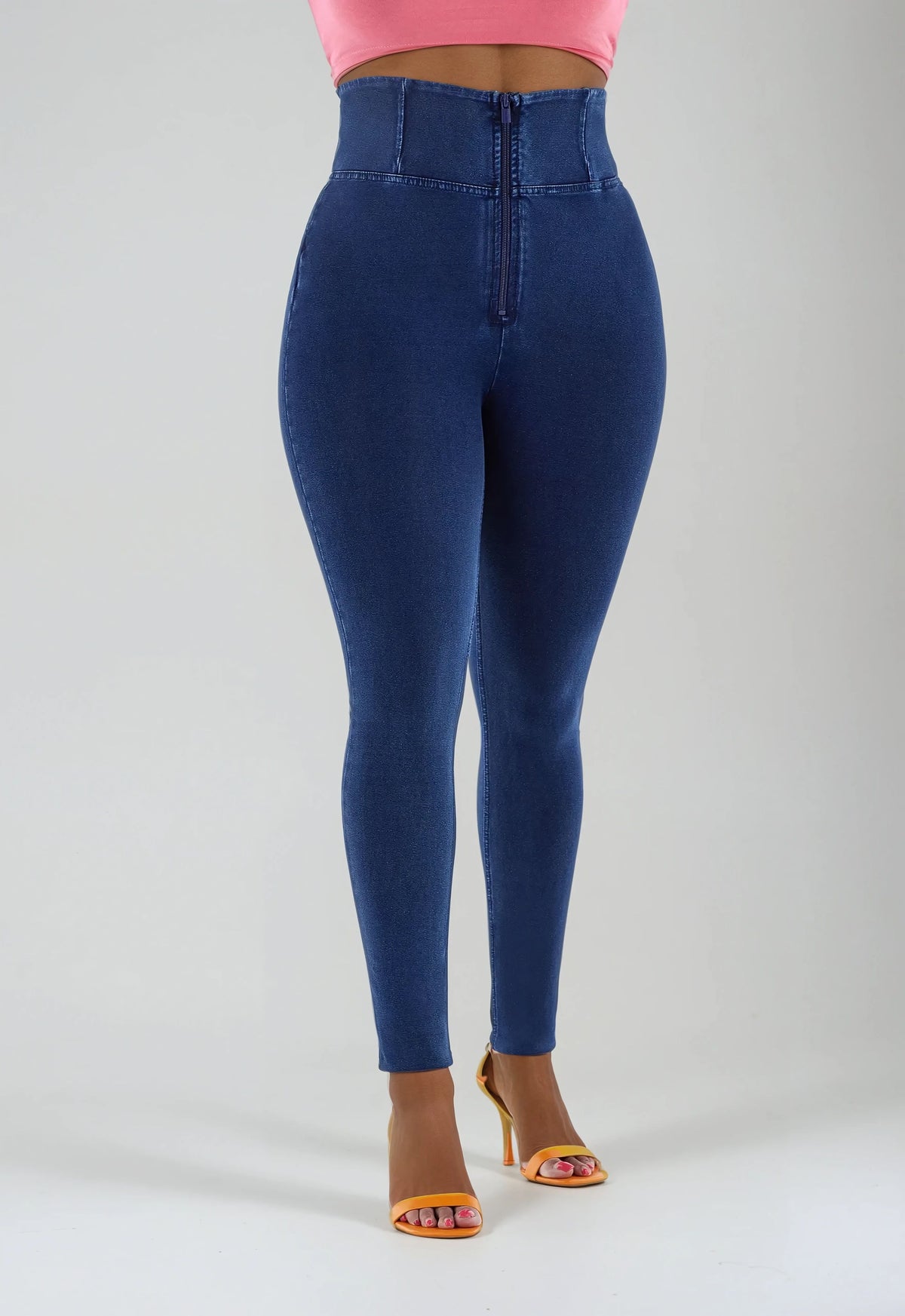 (WRUP1HC002NS-J0B) Bleu Curvy WR.UP® Push Up Jeans avec une haute taille et une fermeture éclair agrandi