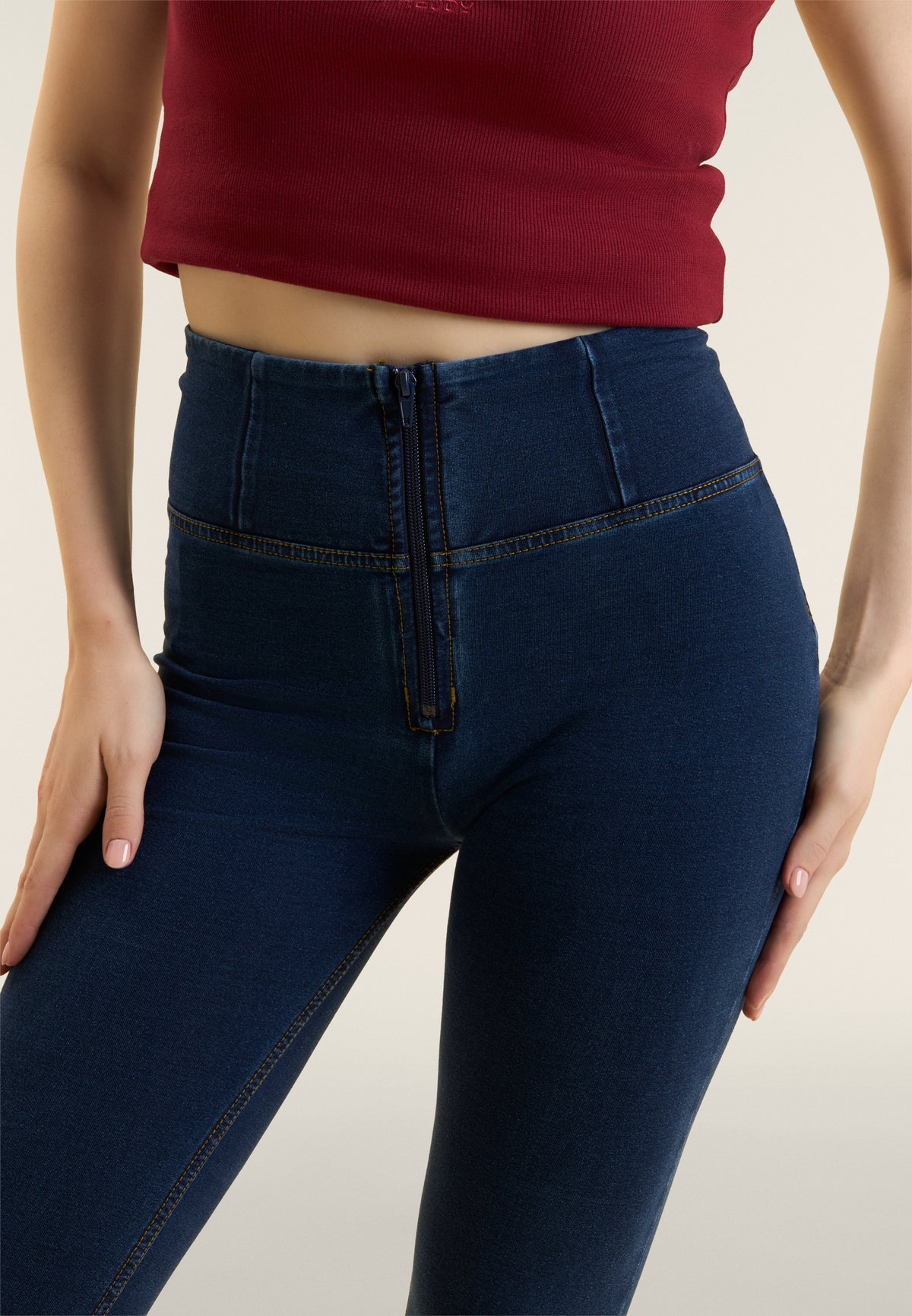 (WRUP2HC002ORG-J0Y) Look denim WR.UP® avec haute taille en Ritssluiting agrandi