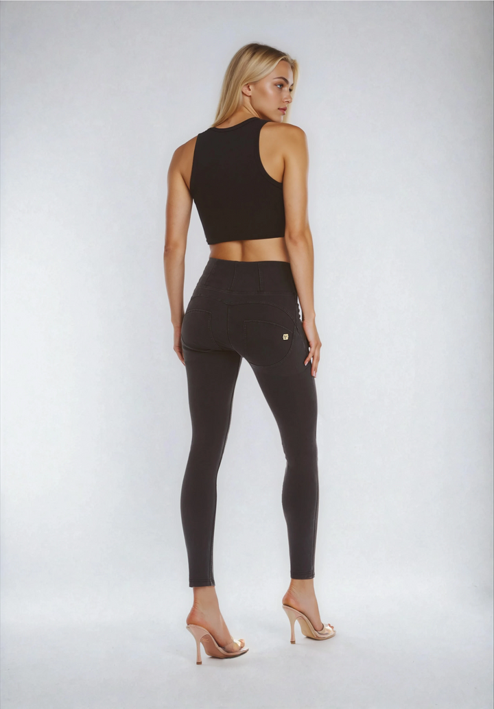 (WRUP1HC012-J7N) HIGH-WAISTED WR.UP® SHAPING TROUSERS IN SOFT TENCEL DARK DENIM