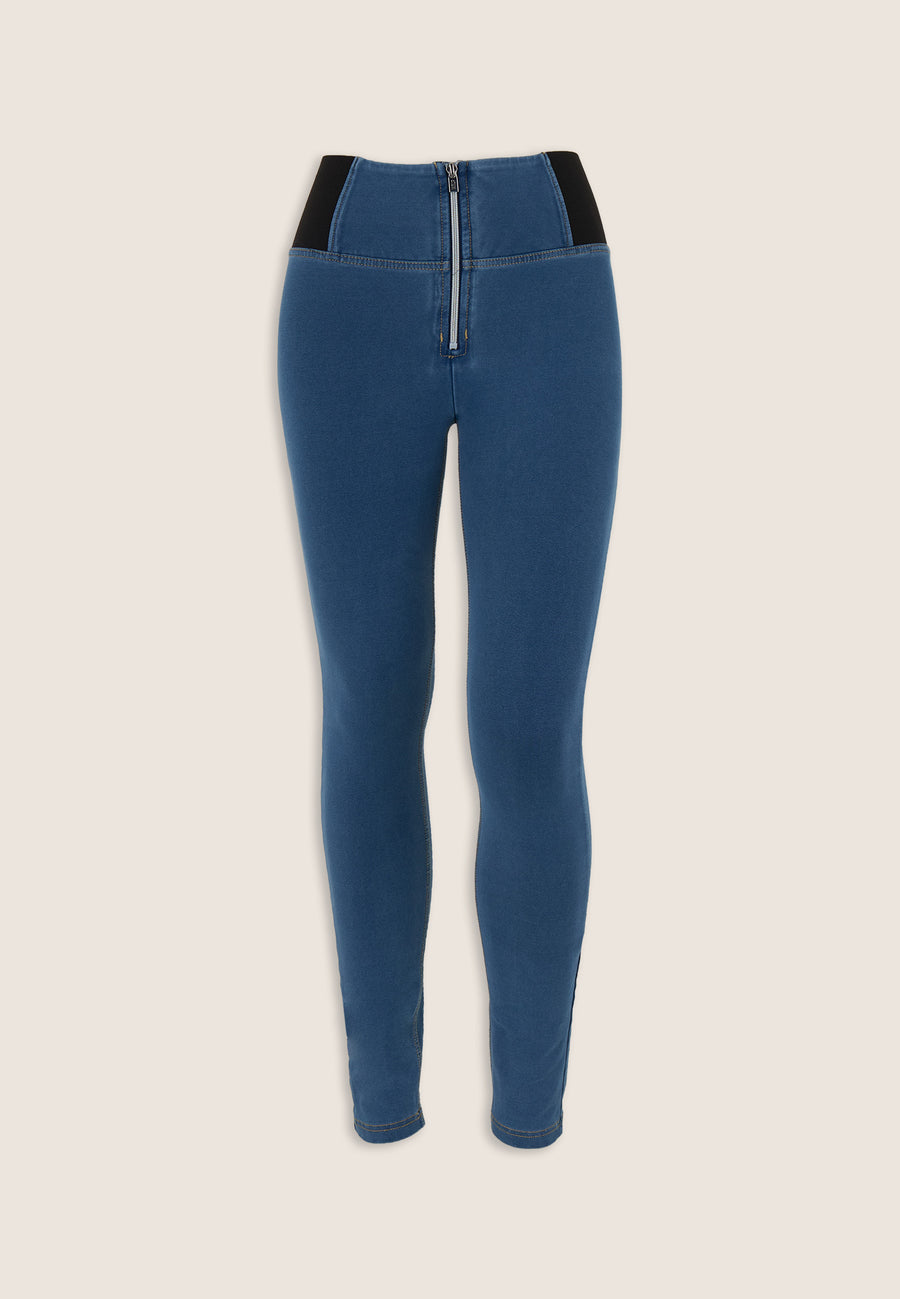 Taille haute WR.UP® avec détail élastique aux hanches autre vue