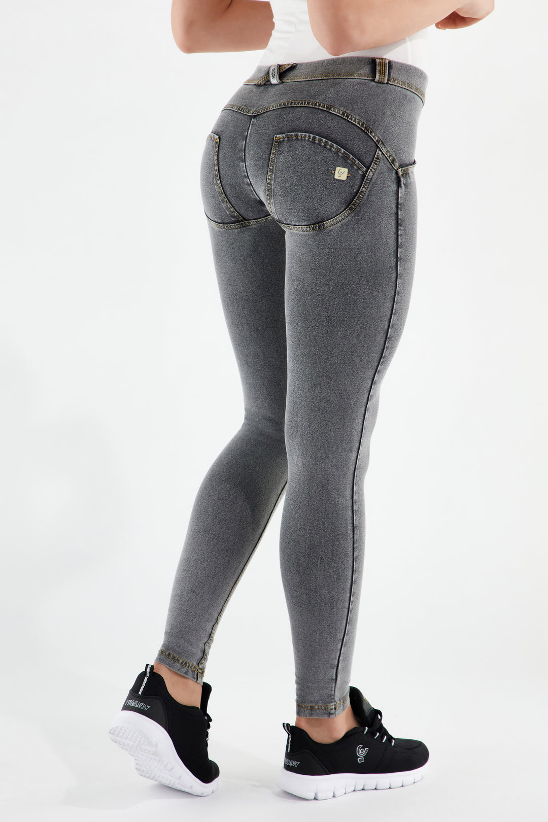 (WRUP2RC002-J3Y)  Grijze WR.UP® Regular Waist in Denim Look