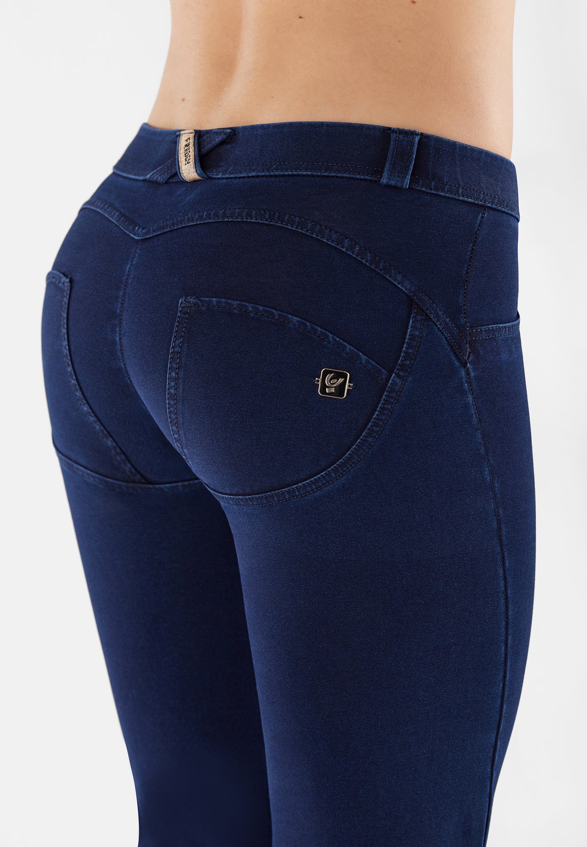(WRUP29LF305-J29B) Jean bleu évasé taille basse WR.UP® agrandi