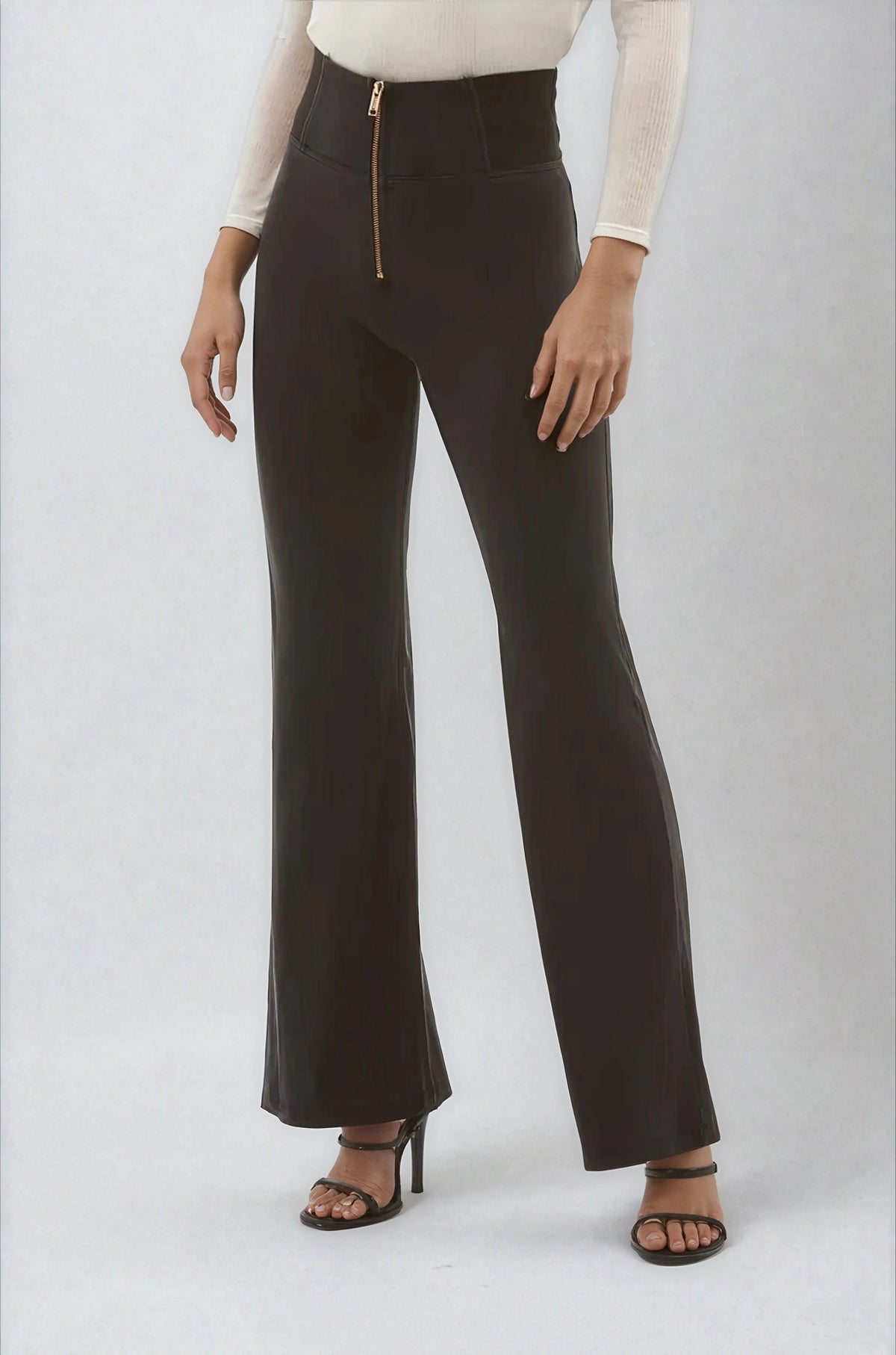 (WRUP29SHS443-J7N) Jean évasé WR.UP® taille très haute avec ceinture en Tencel doux agrandi