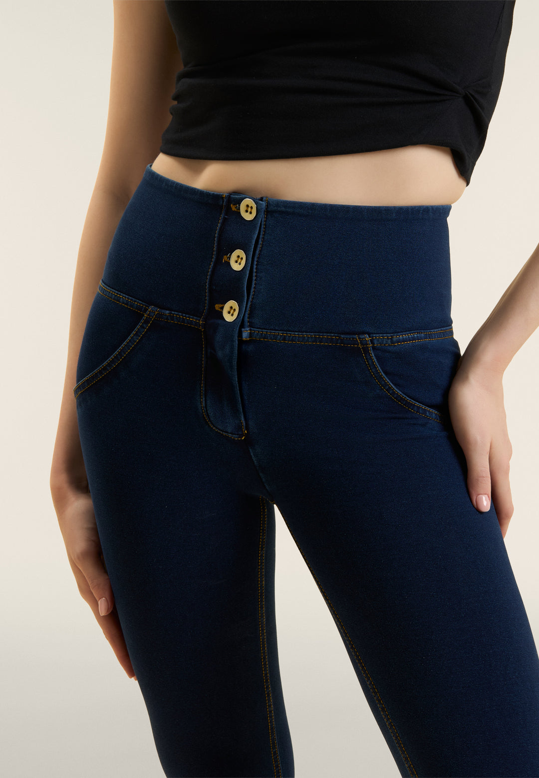 (WRUP2BHC002ORG-J0Y) Denim Look WR.UP® met Hoge Taille en Knoopsluiting