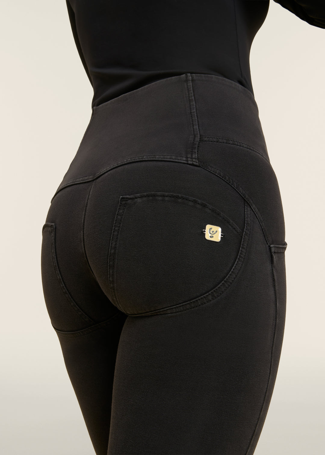 (WRUP2BHC002ORG-J7N) Denim Look WR.UP® met Hoge Taille en Knoopsluiting