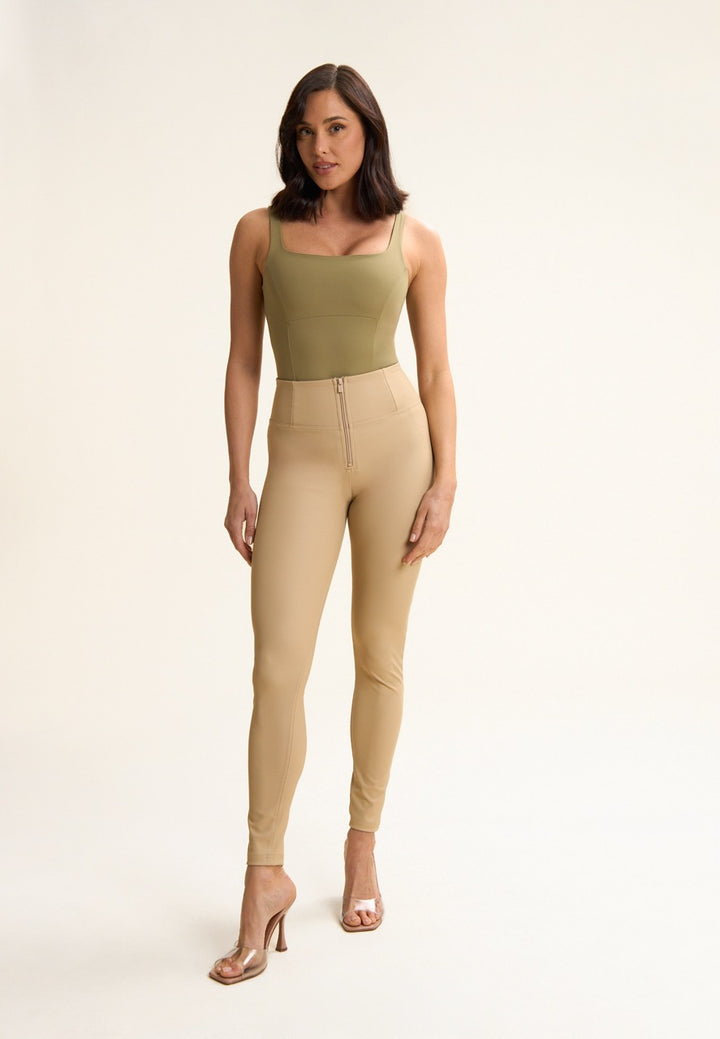 (WRUP2HC006PREC-Z80) Leather Look WR.UP® met Hoge Taille en Rits Sluiting