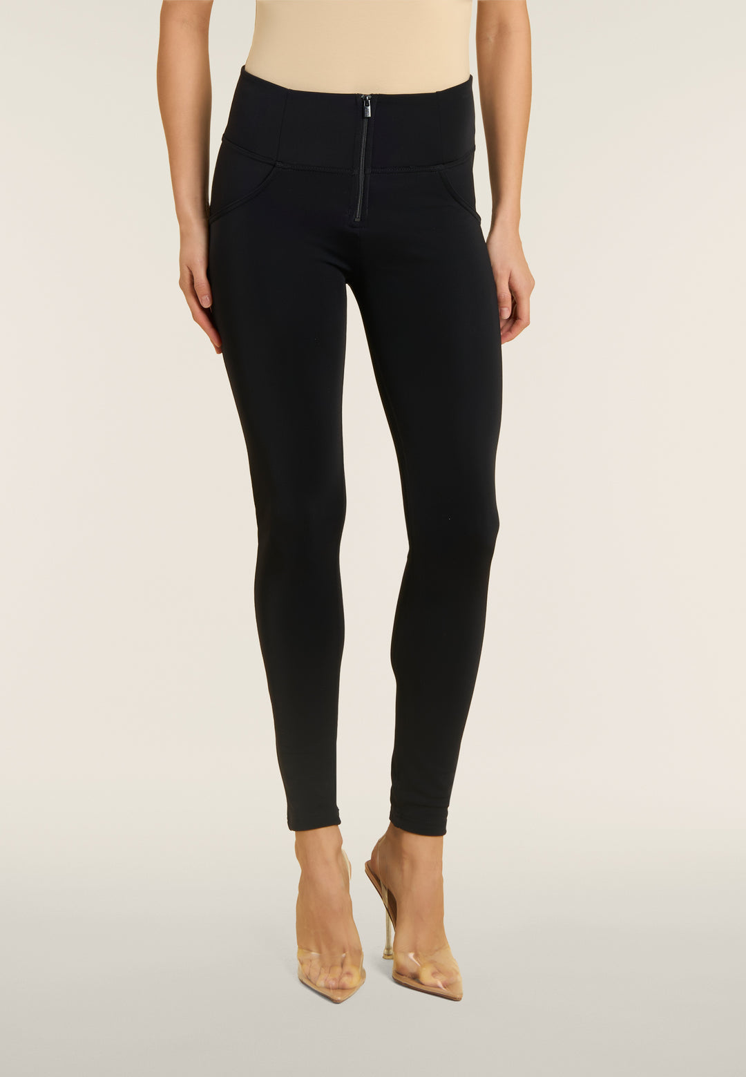 (WRUP2HF2564-N) Nylon Jersey Stretch Skinny Black pant
