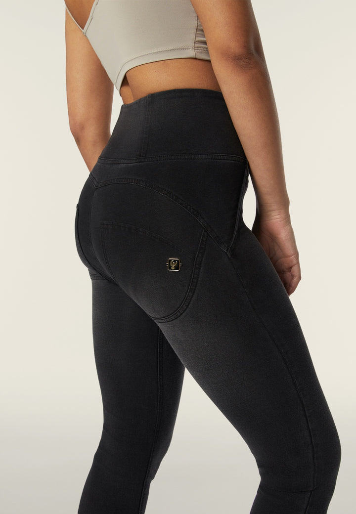 (WRUP2HF401-J7N) High Waist WR.UP® with Hip Details and Gold Zip