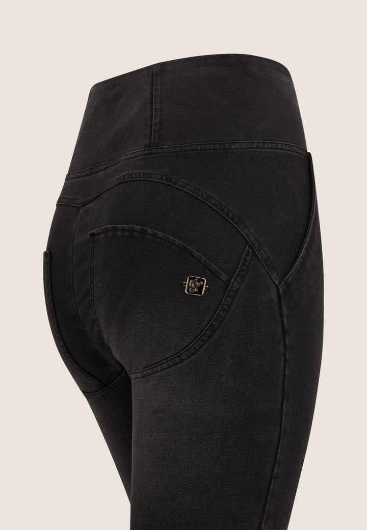 (WRUP2HF401-J7N) High Waist WR.UP® with Hip Details and Gold Zip