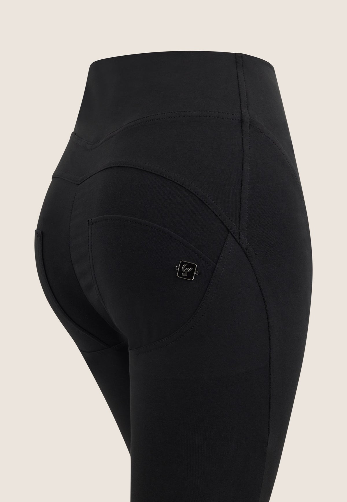 (WRUP2HF426-N) High Waist Cotton WR.UP® with Leg Details en Rits in de Zijde enlarged
