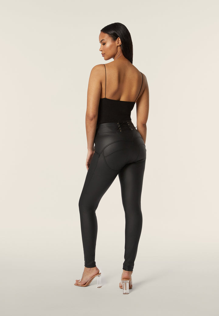 (WRUP2HF448-N) High Waist WR.UP® Leather Look met Veter Sluiting op de Rug ♥