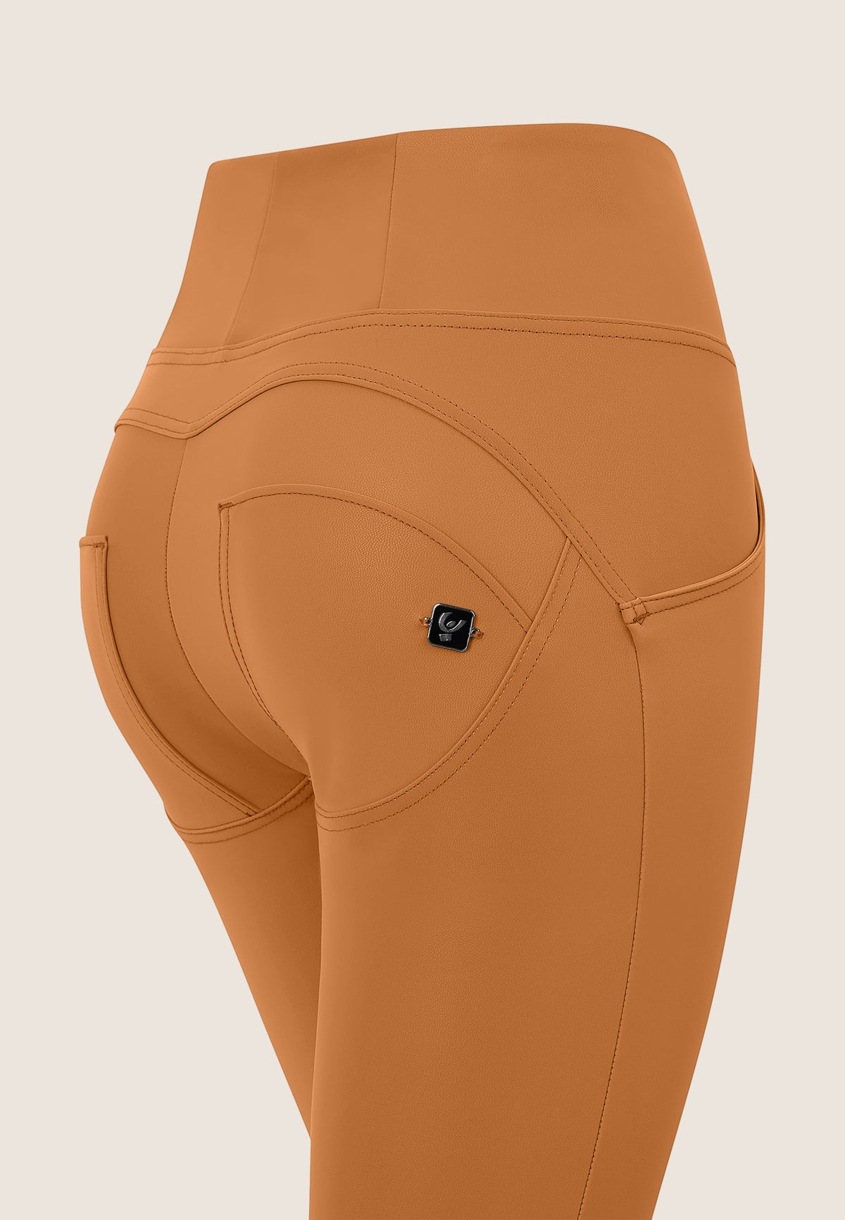 (WRUP2HF461-M107) Faux Leather WR.UP® met Satin Look Effect enlarged