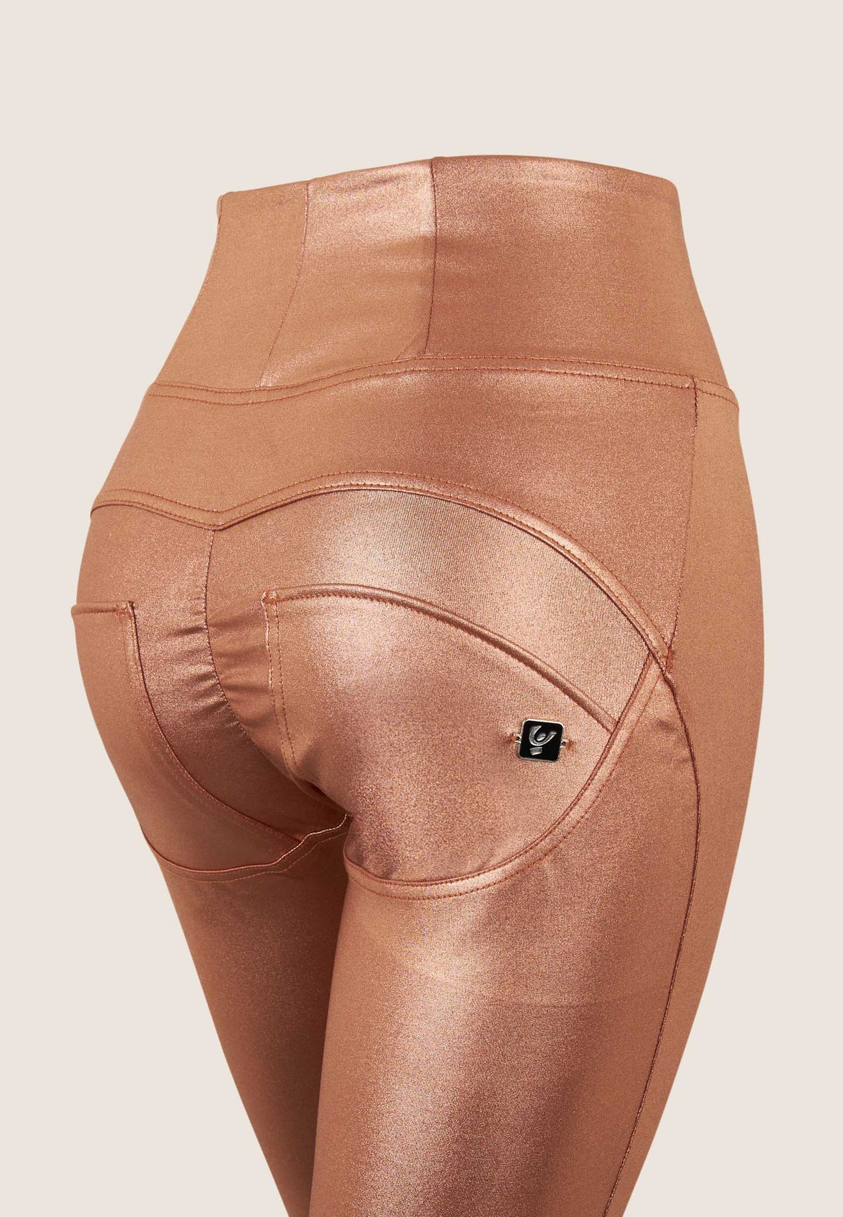 (WRUP2HHS453-M110) Super High Waist WR.UP® met Shiny Coating enlarged