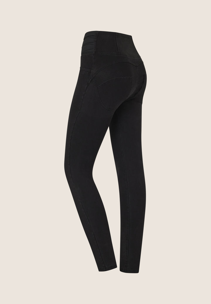 (WRUP2HS2512-J7N) Black WR.UP® High waist met Cut-out Hip Details