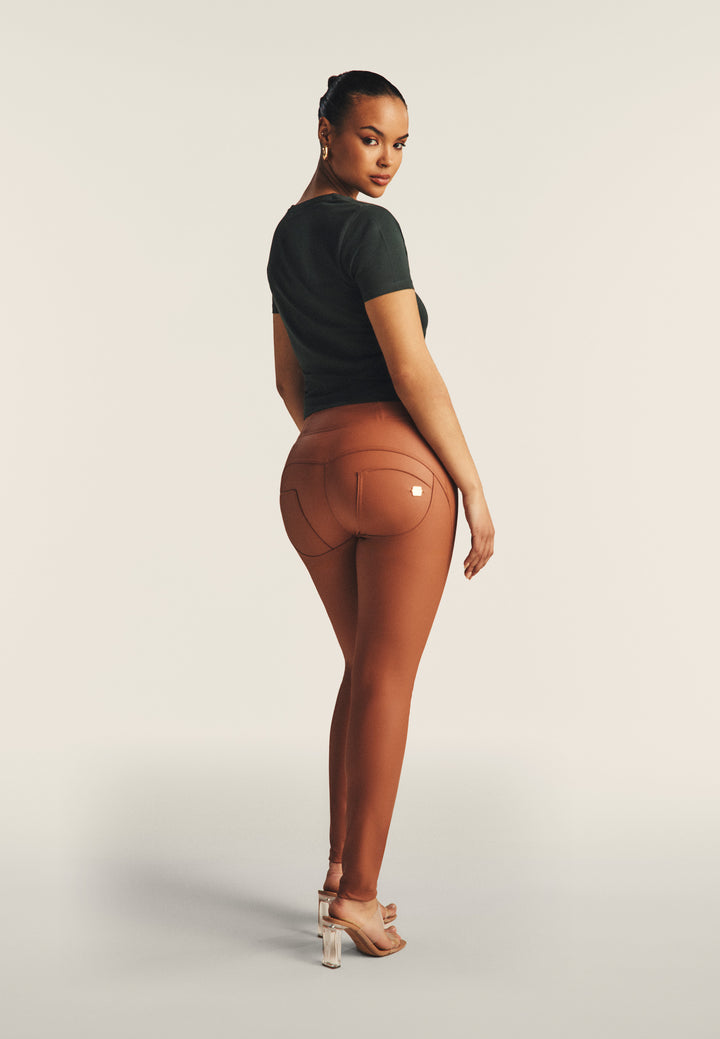 (WRUP2HS2530-M110) Faux Leather WR.UP® met Cross-over Waistband ♥