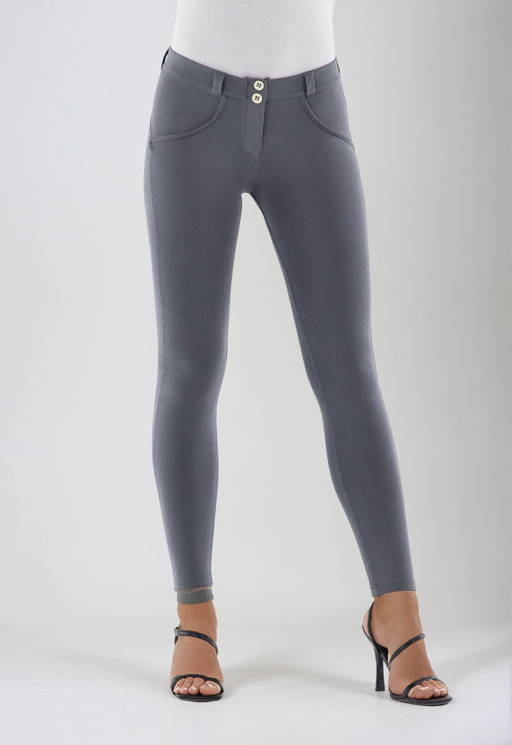 (WRUP2RC001-G14) Skinny Basic WR.UP® met een Regular Waist in Zacht Katoen