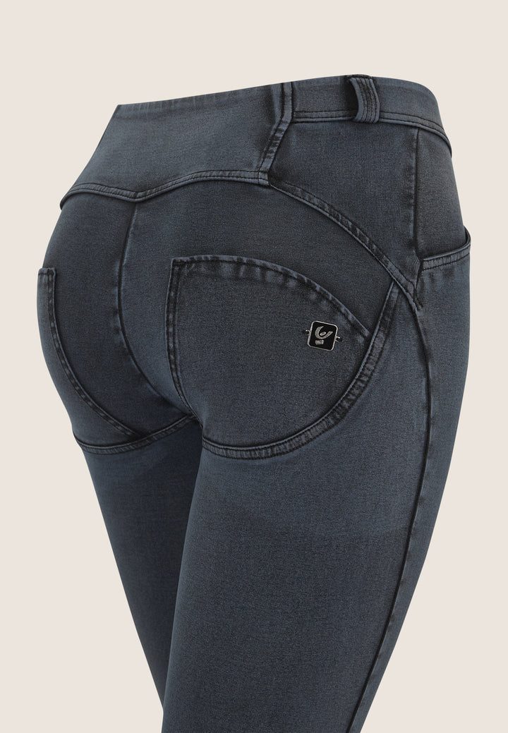 (WRUP2RS2510-J171N) Regular Waist WR.UP® in Washed Denim