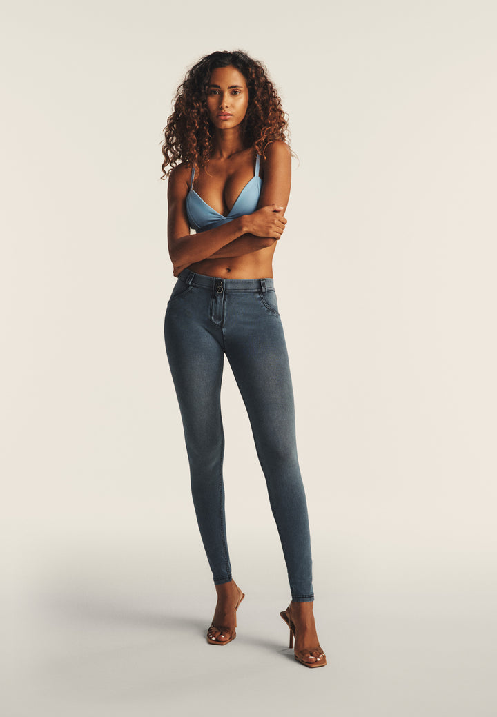 (WRUP2RS2510-J171N) Regular Waist WR.UP® in Washed Denim
