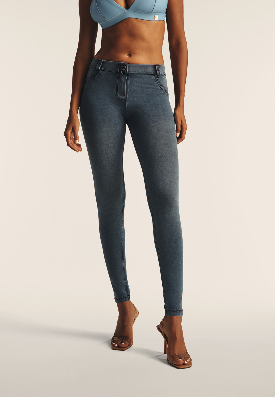 (WRUP2RS2510-J171N) Regular Waist WR.UP® in Washed Denim