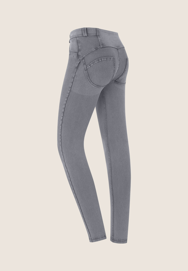 (WRUP2RS2510-J172B) Regular Waist WR.UP® in Washed Denim