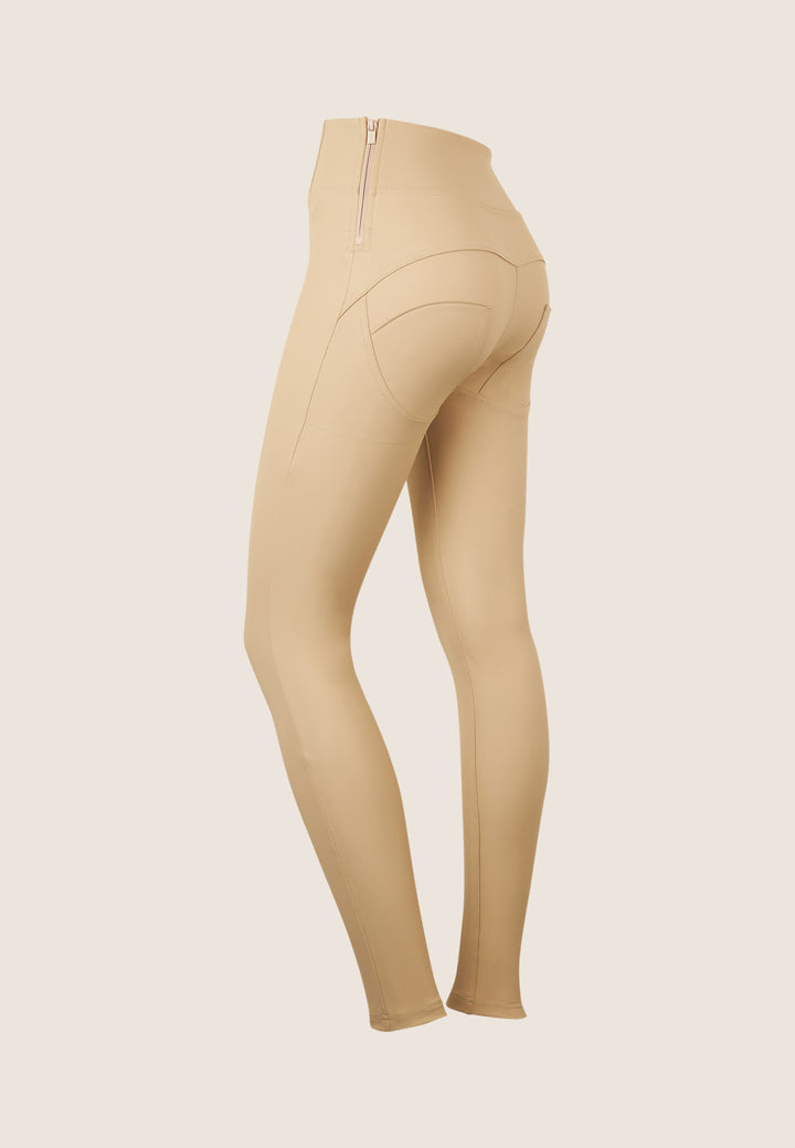 (WRUP2SHS2549-Z80) Faux Leather WR.UP® High Waist met Gouden Knopen