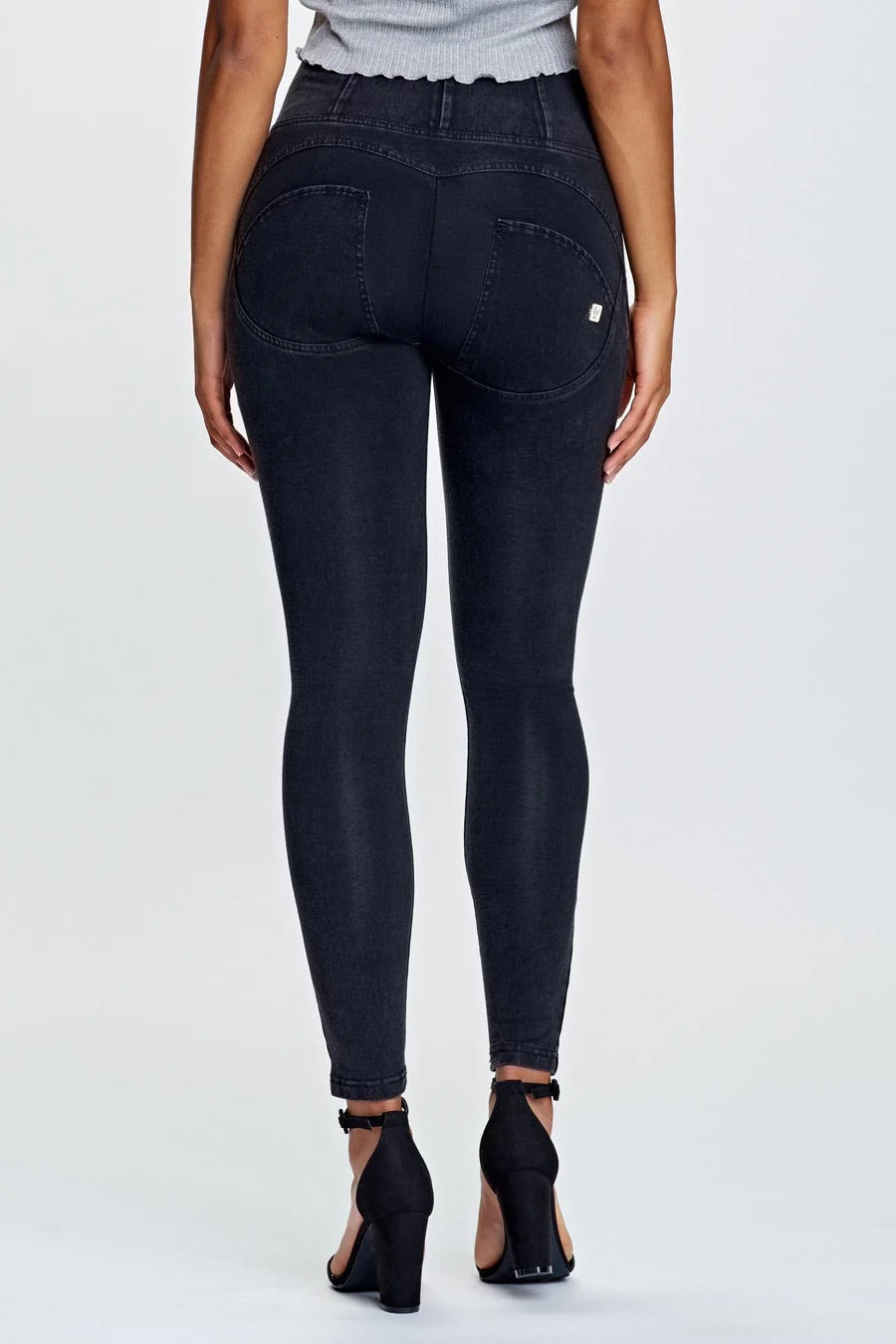 (WRUP4HC002ORG-J7N) Jean taille haute WR.UP® aspect denim en longueur courte agrandi