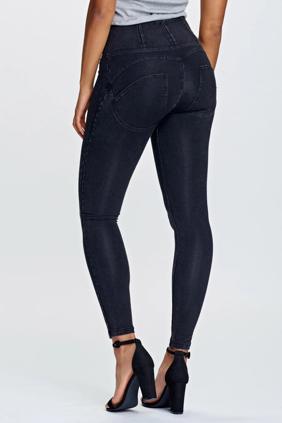 (WRUP4HC002ORG-J7N) Jean taille haute WR.UP® aspect denim en longueur courte agrandi