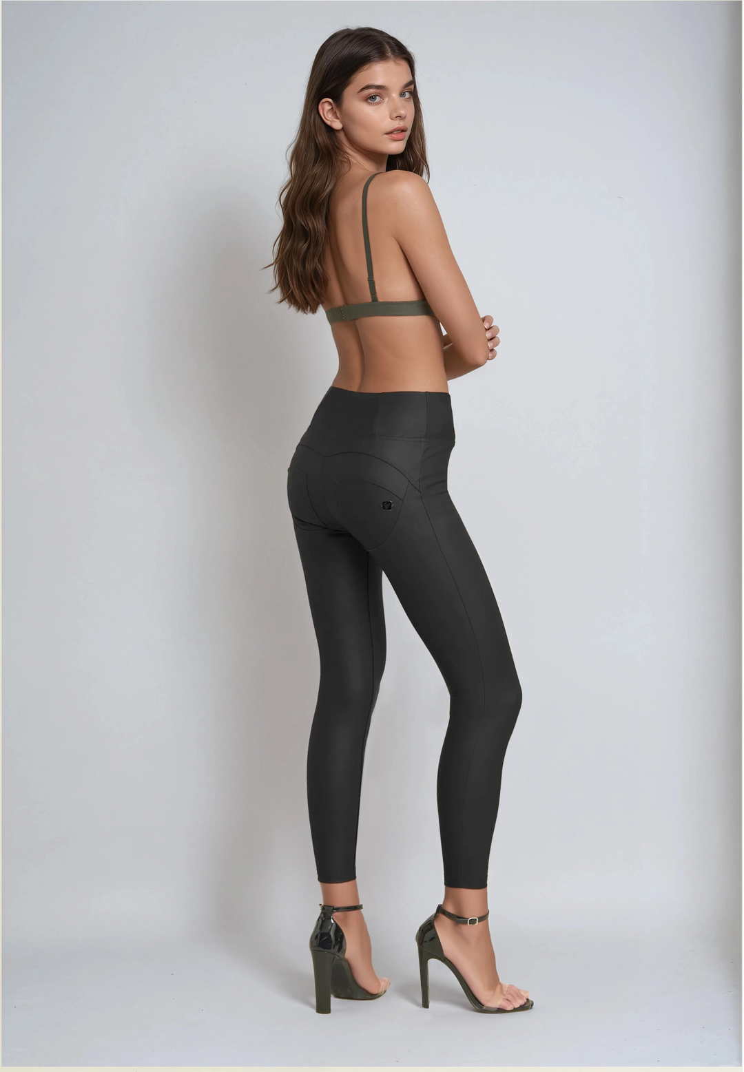 (WRUP4HF2507-N) Recycled faux leather Skinny Ankle length Black pant