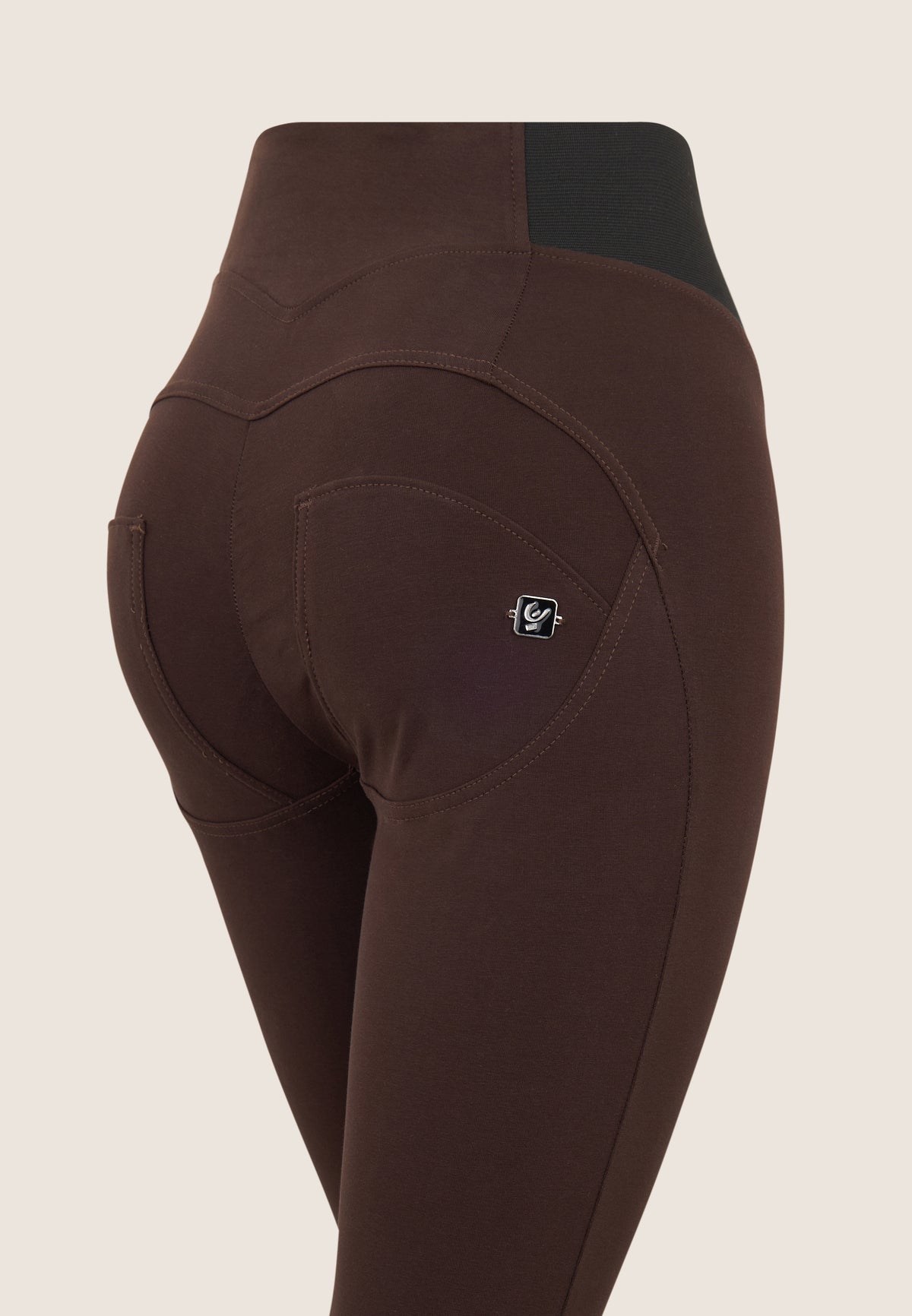 (WRUP4HF2522-M113) Pantalon marron skinny en jersey épais stretch de coton biologique, longueur cheville agrandi