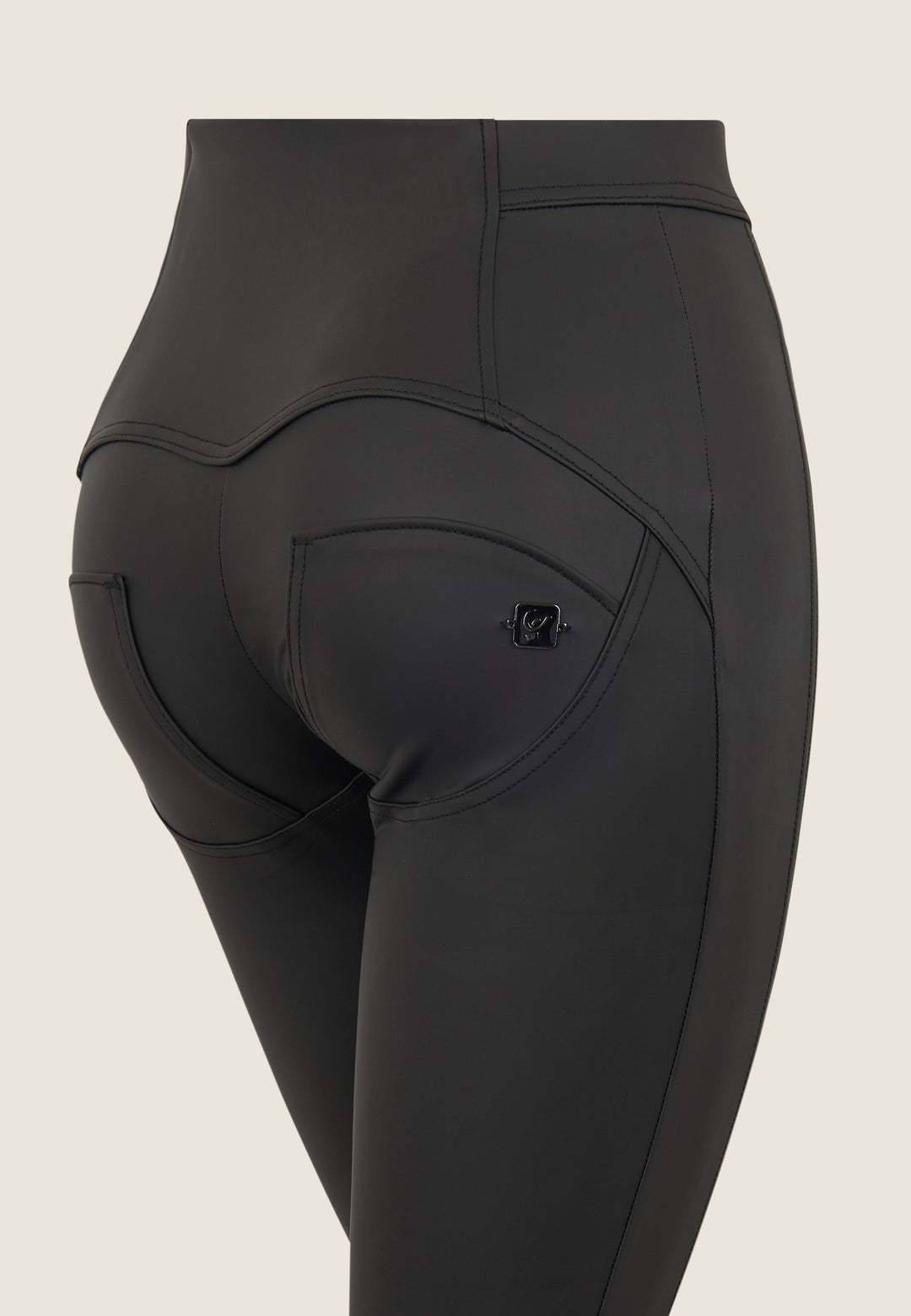 ( WRUP4RMF2512-N) Recycled faux leather Skinny Ankle length Black pant