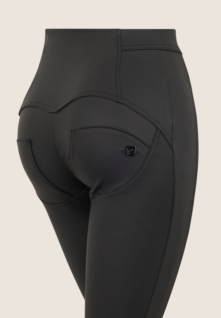 ( WRUP4RMF2512-N) Recycled faux leather Skinny Ankle length Black pant