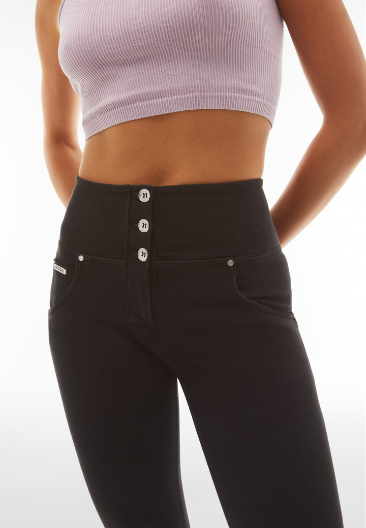 WRUPSNUG2BHC017-N Zwarte WR.UP High Waist met Knoopsluiting in Woven Denim