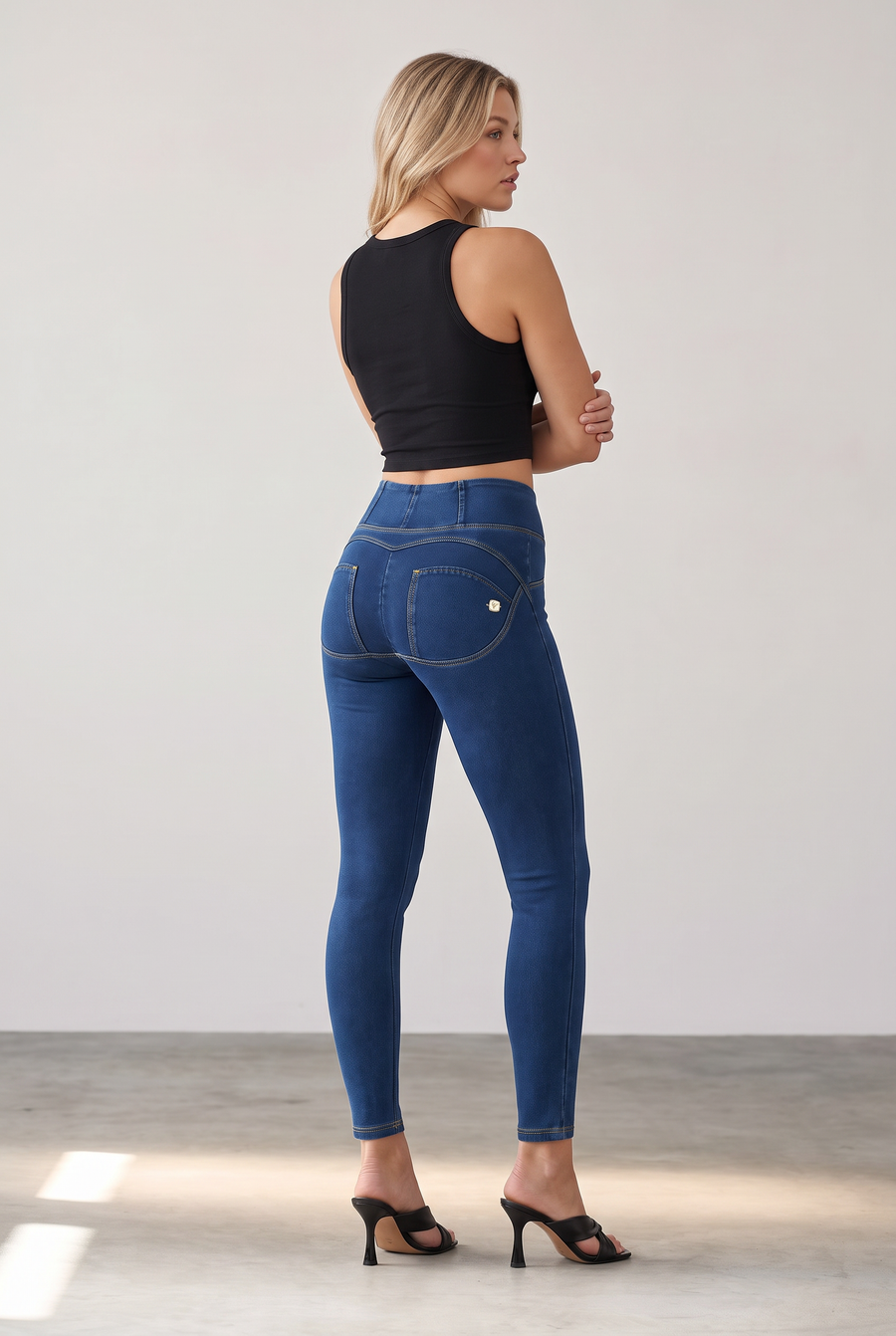 Denim stetch Skinny Ankle length Blue Denim pant achterkant