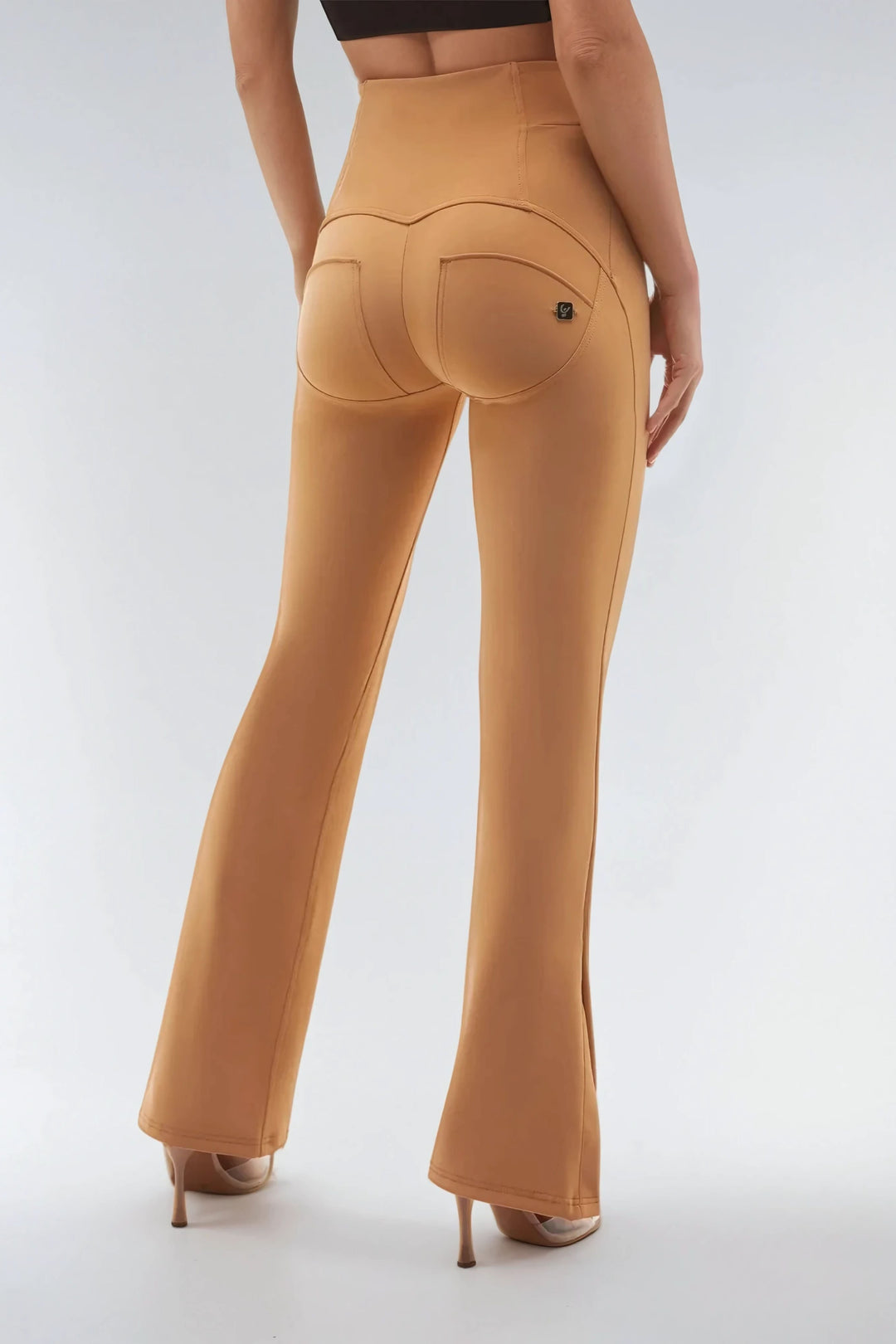 (WRUP11SHS435-M44) Flare Satin Look Leather Look Hoge Taille WR.UP® met Wijde Pijp en Split aan de Enkel