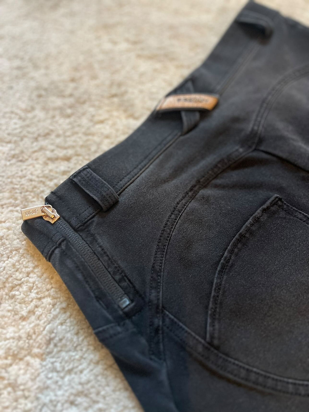 (WRUP1RHS401-J7N) High Waist Denim Look WR.UP® with Waist Details