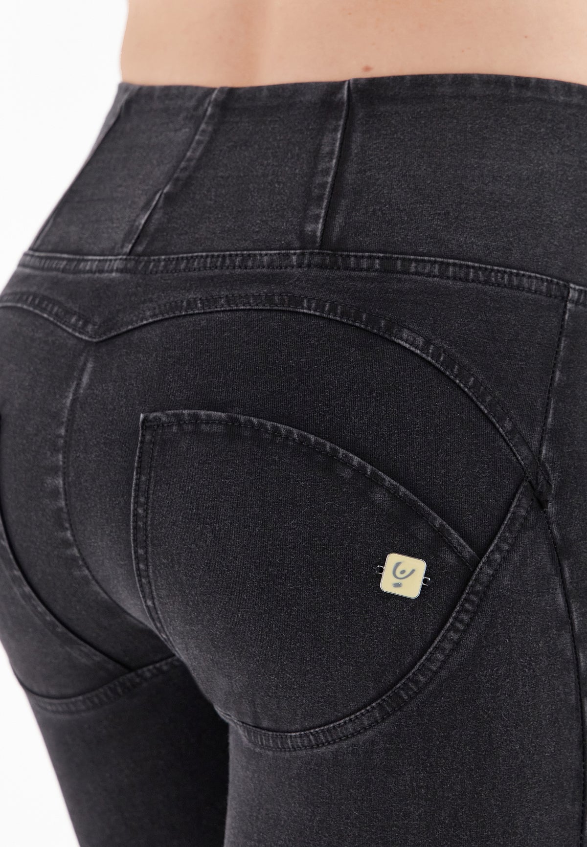 (WRUP4HC002ORG-J7N) Jean taille haute WR.UP® aspect denim en longueur courte agrandi
