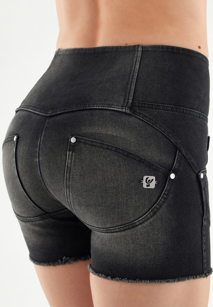 (WRUPSNUG9HS245-J7N) Hippe Denim Short met een Hoge Knoopsluiting!